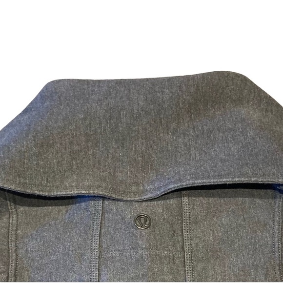 Lululemon - Women’s Asymmetrical Zip Up Jacket - Picture 6 of 9